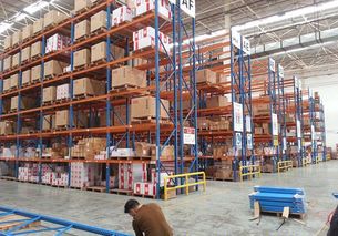 易达深圳仓储货架公司 专业定制重型与托盘式货架，并提供仓储设备租赁服务